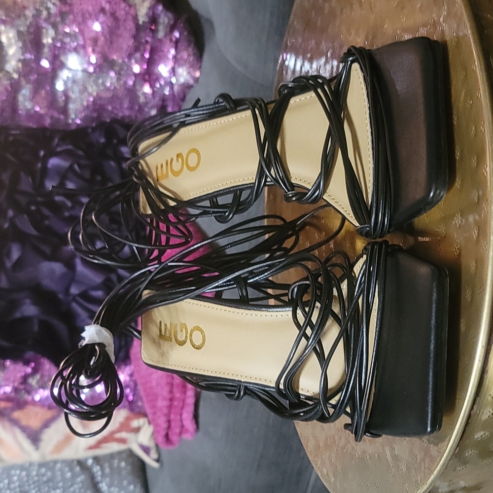 Black string up heels